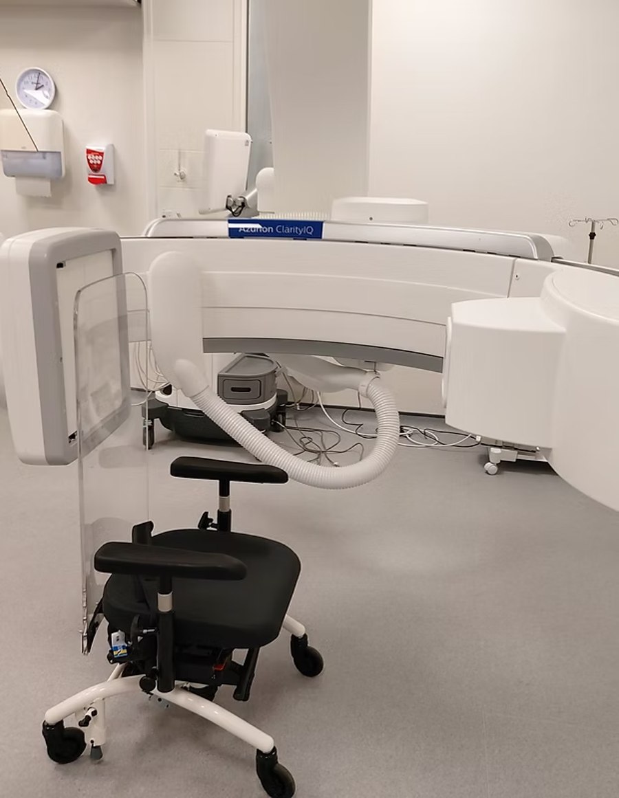 REAL 8100 X-Ray Chair